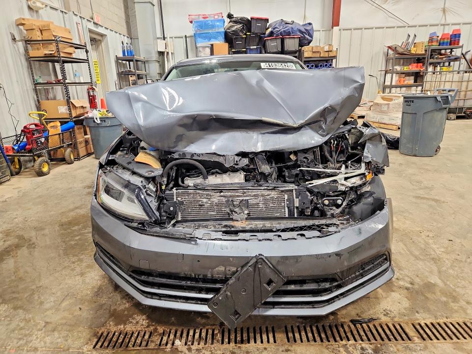 Продажа на аукционе авто 2018 Volkswagen Jetta, vin: 3VW2B7AJ8JM215365, номер лота: 41636426