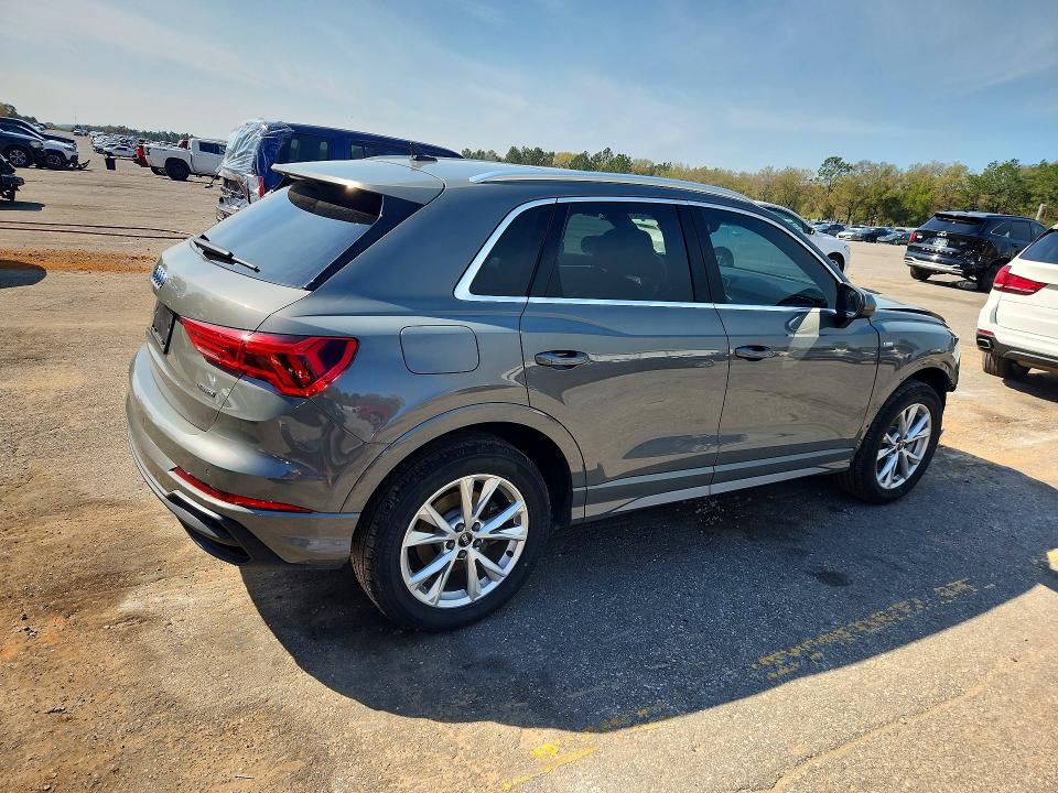 46292316 :رقم المزاد ، WA1EECF38P1117138 vin ، 2023 Audi Q3 مزاد بيع