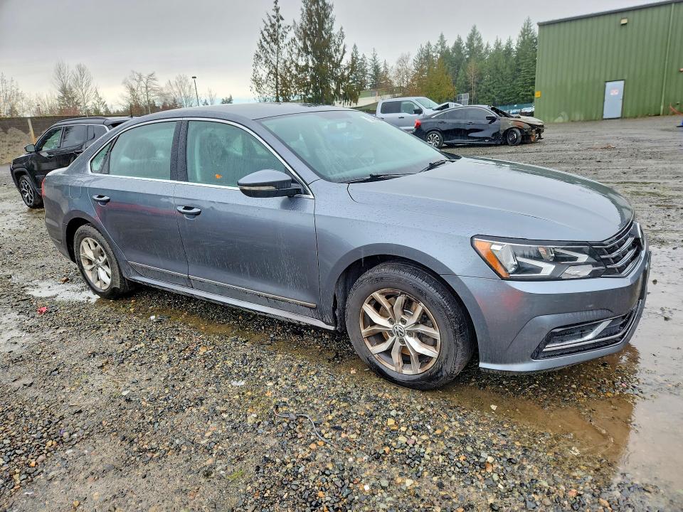 Продажа на аукционе авто 2017 Volkswagen Passat, vin: 1VWAT7A3XHC077995, номер лота: 45852716
