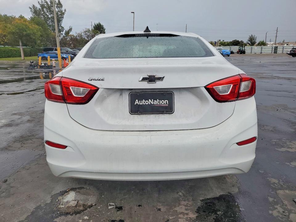 Продаж на аукціоні авто 2018 Chevrolet Cruze, vin: 1G1BC5SM8J7218878, номер лоту: 52498856