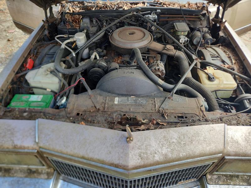 47269626 :رقم المزاد ، 1G6DW5476NR710272 vin ، 1992 Cadillac Brougham مزاد بيع