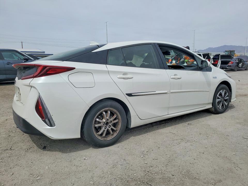 Продаж на аукціоні авто 2018 Toyota Prius Prime, vin: JTDKARFP0J3101411, номер лоту: 48160206
