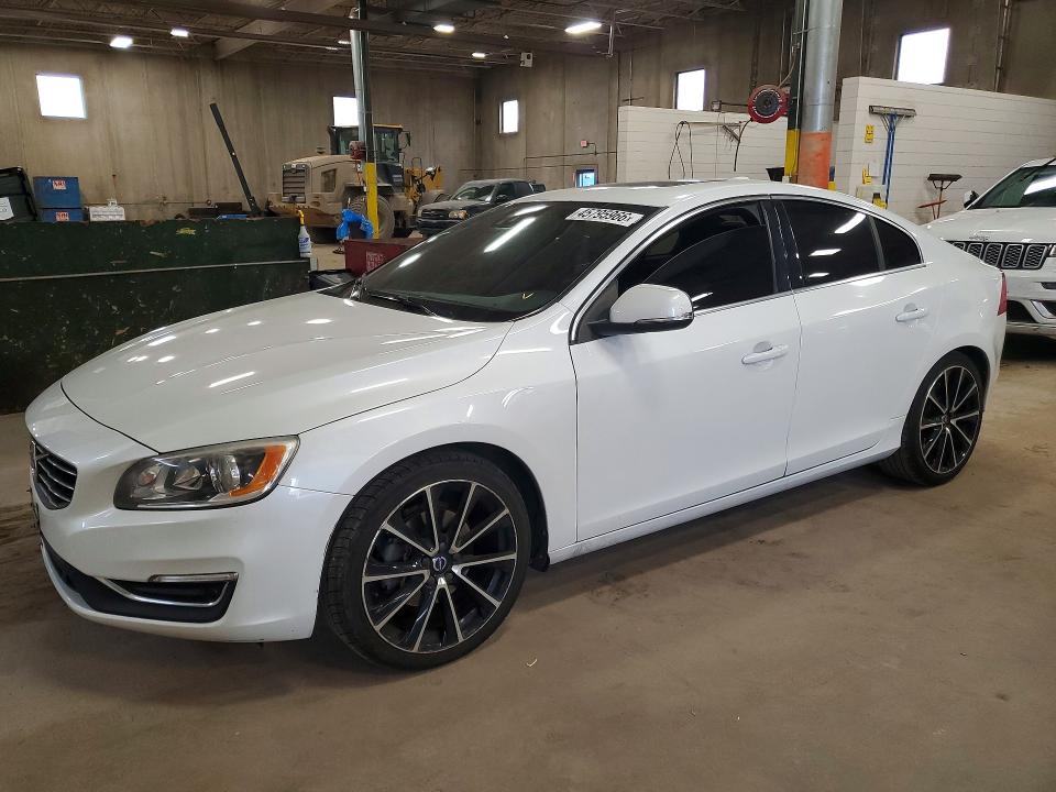 Продаж на аукціоні авто 2016 Volvo S60, vin: YV126MFK4G2406685, номер лоту: 45795966