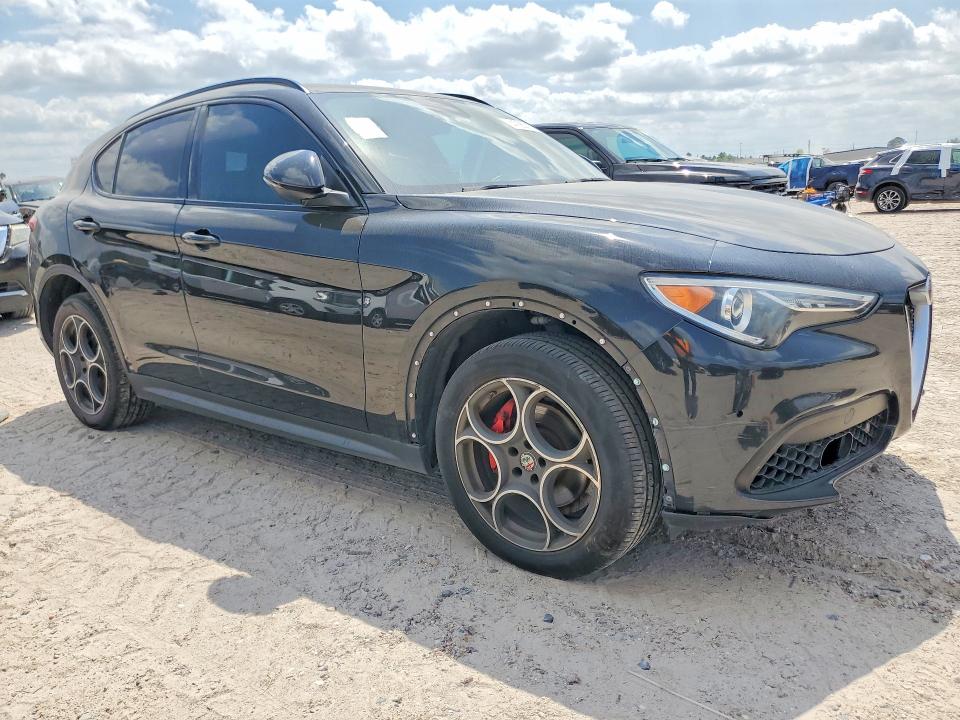 2018 Alfa Romeo Stelvio მანქანა იყიდება აუქციონზე, vin: ZASFAKNN1J7B72951, აუქციონის ნომერი: 47889376