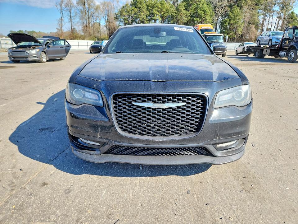 Продаж на аукціоні авто 2019 Chrysler 300, vin: 2C3CCABT2KH580419, номер лоту: 41951746