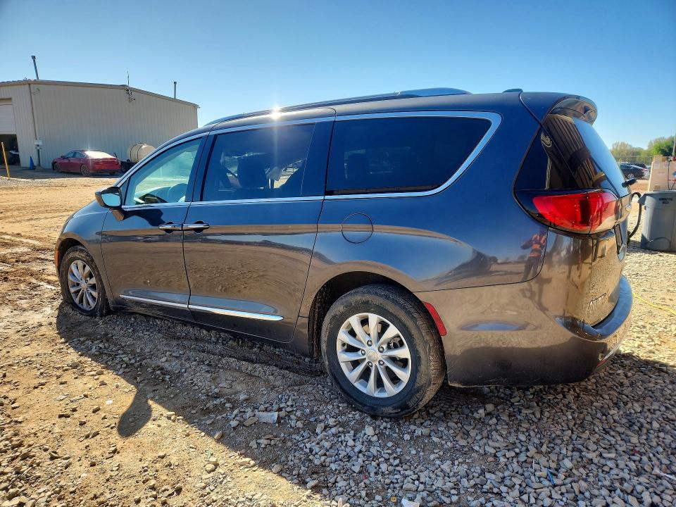 46299836 :رقم المزاد ، 2C4RC1BG6KR596917 vin ، 2019 Chrysler Pacifica مزاد بيع