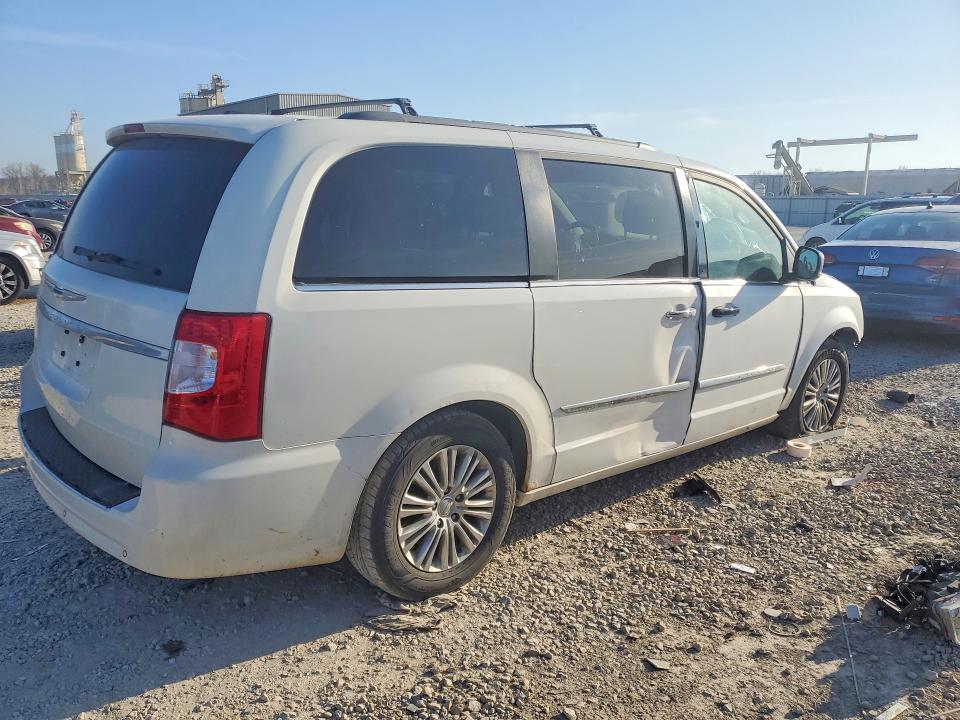 47794846 :رقم المزاد ، 2C4RC1CG9DR723919 vin ، 2013 Chrysler Town & Country مزاد بيع