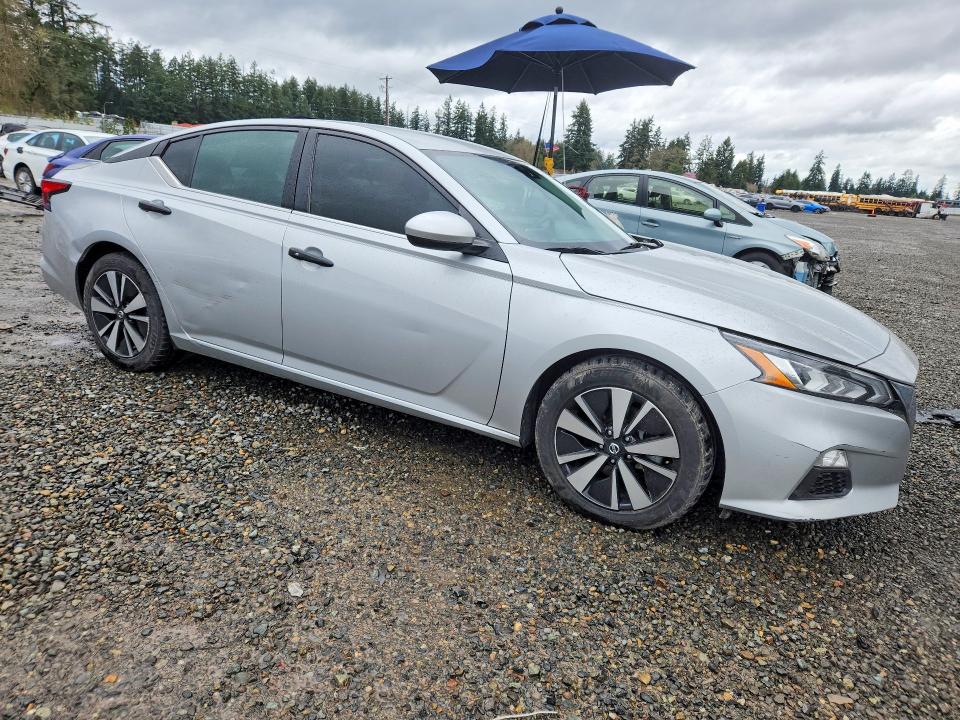 47223106 :رقم المزاد ، 1N4BL4DV1MN362365 vin ، 2021 Nissan Altima مزاد بيع