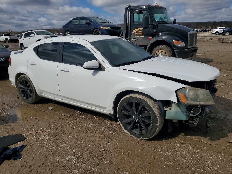 45758696 :رقم المزاد ، 1C3CDZCG4DN620118 vin ، 2013 Dodge Avenger مزاد بيع