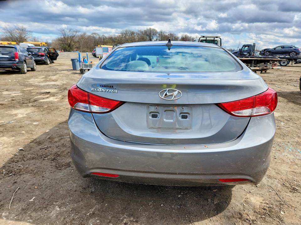 2013 Hyundai Elantra მანქანა იყიდება აუქციონზე, vin: 5NPDH4AE0DH377948, აუქციონის ნომერი: 47228036