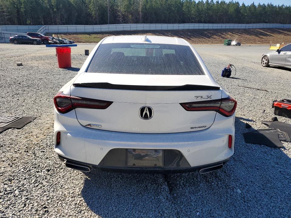 42020106 :رقم المزاد ، 19UUB6F55NA000015 vin ، 2022 Acura Tlx مزاد بيع