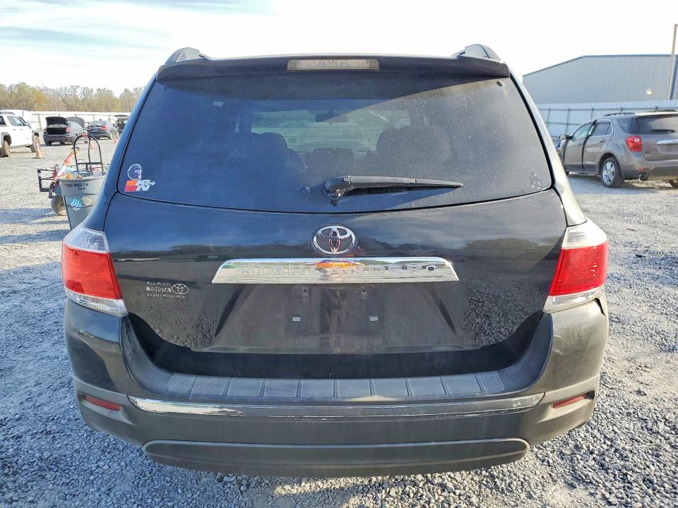2013 Toyota Highlander მანქანა იყიდება აუქციონზე, vin: 5TDZK3EH2DS136957, აუქციონის ნომერი: 47086106