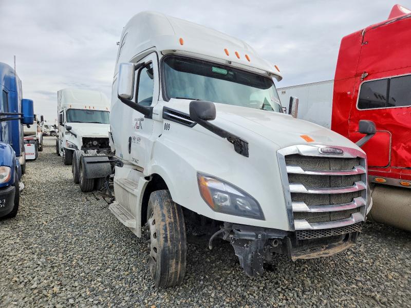 Продаж на аукціоні авто 2020 Freightliner Cascadia 126, vin: 3AKJHHDV5LSLR8226, номер лоту: 45660476