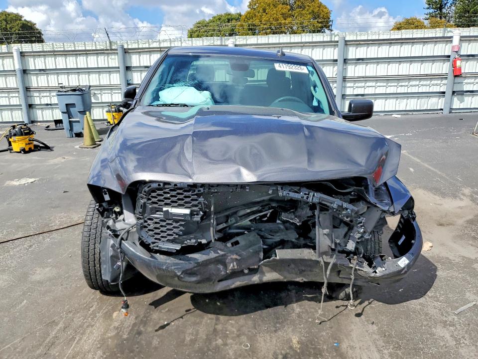 Продажа на аукционе авто 2023 Ram 1500 Classic, vin: 3C6RR6KT7PG562823, номер лота: 41792326