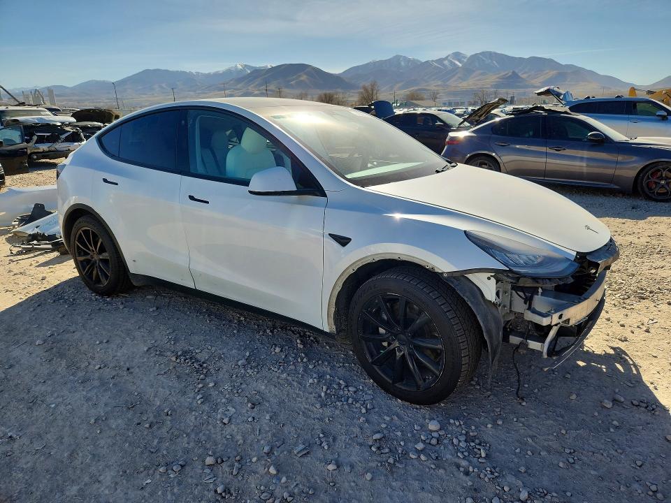 2020 Tesla Model Y მანქანა იყიდება აუქციონზე, vin: 5YJYGDEE5LF059027, აუქციონის ნომერი: 46207016