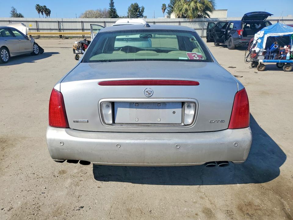 41649566 :رقم المزاد ، 1G6KF57924U255176 vin ، 2004 Cadillac Deville مزاد بيع