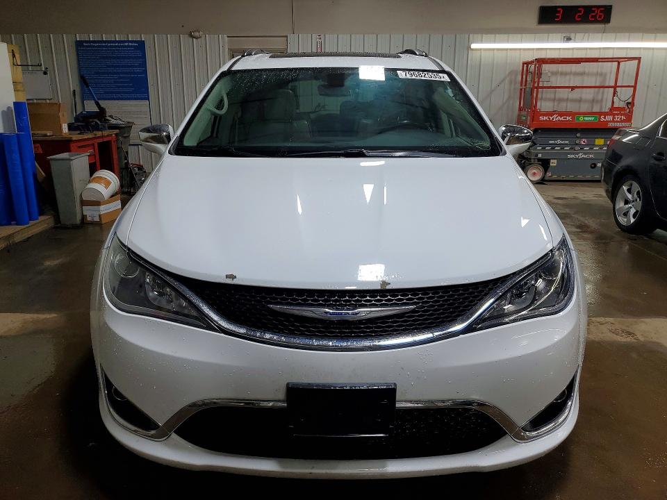 79682535 :رقم المزاد ، 2C4RC1GG1KR551733 vin ، 2019 Chrysler Pacifica مزاد بيع