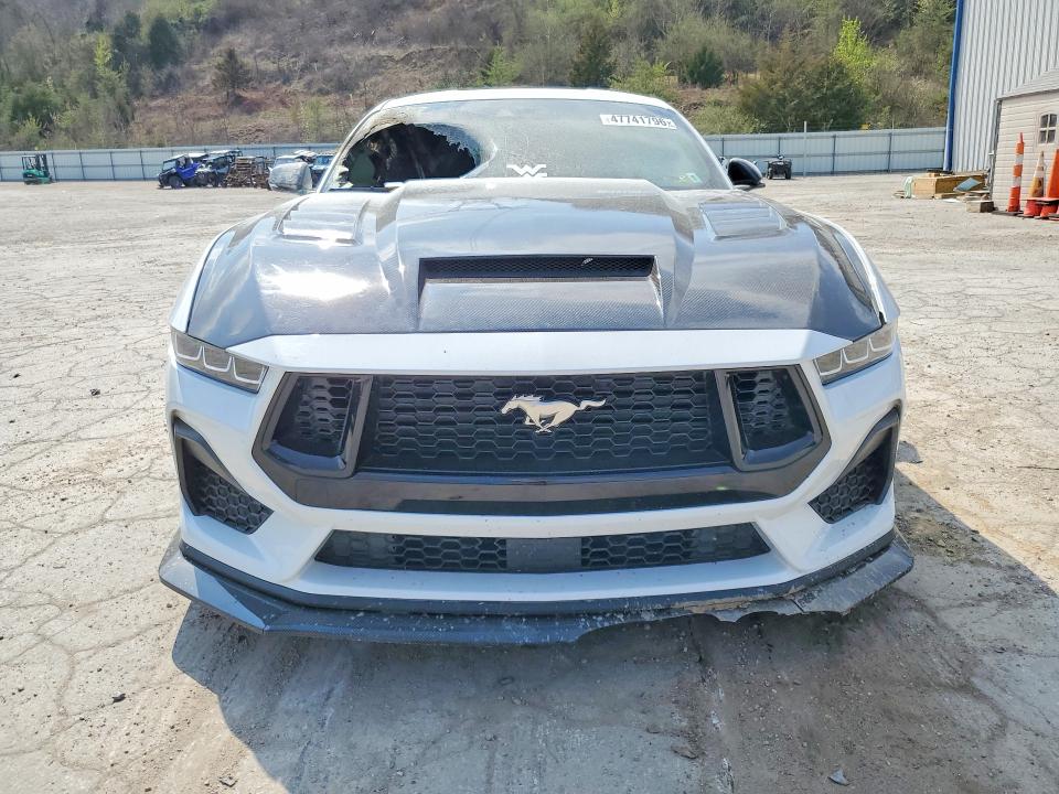 47741796 :رقم المزاد ، 1FA6P8CF9R5435464 vin ، 2024 Ford Mustang مزاد بيع