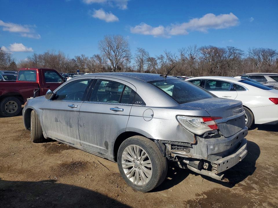 41743026 :رقم المزاد ، 1C3CCBCG6DN739296 vin ، 2013 Chrysler 200 مزاد بيع