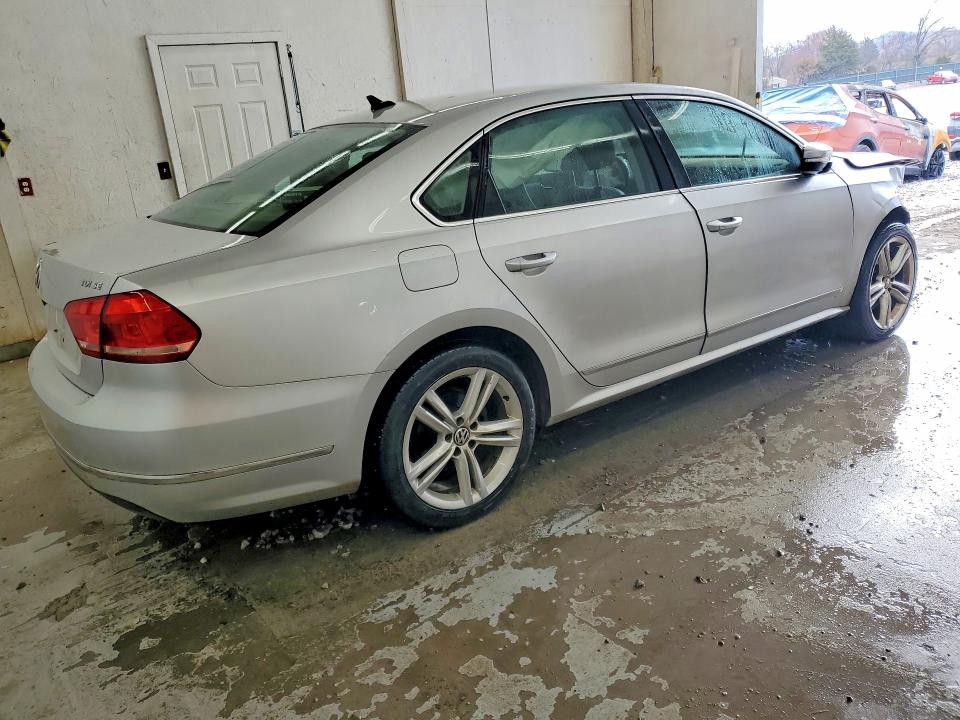 Продажа на аукционе авто 2014 Volkswagen Passat, vin: 1VWBN7A33EC085561, номер лота: 79454115