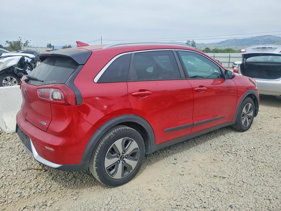 48016186 :رقم المزاد ، KNDCB3LC7H5101257 vin ، 2017 Kia Niro مزاد بيع