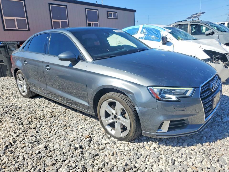 42009066 :رقم المزاد ، WAUAUGFF2J1022832 vin ، 2018 Audi A3 مزاد بيع