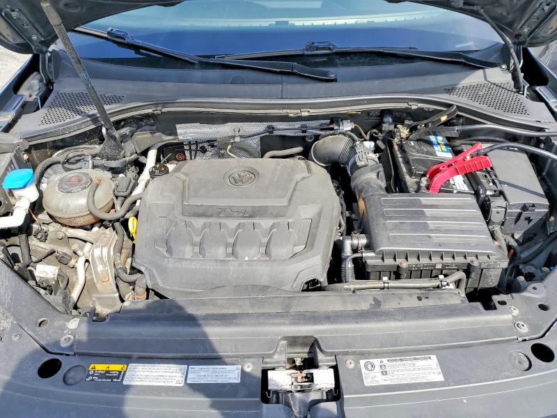 46870796 :رقم المزاد ، 3VV2B7AX5JM196671 vin ، 2018 Volkswagen Tiguan مزاد بيع