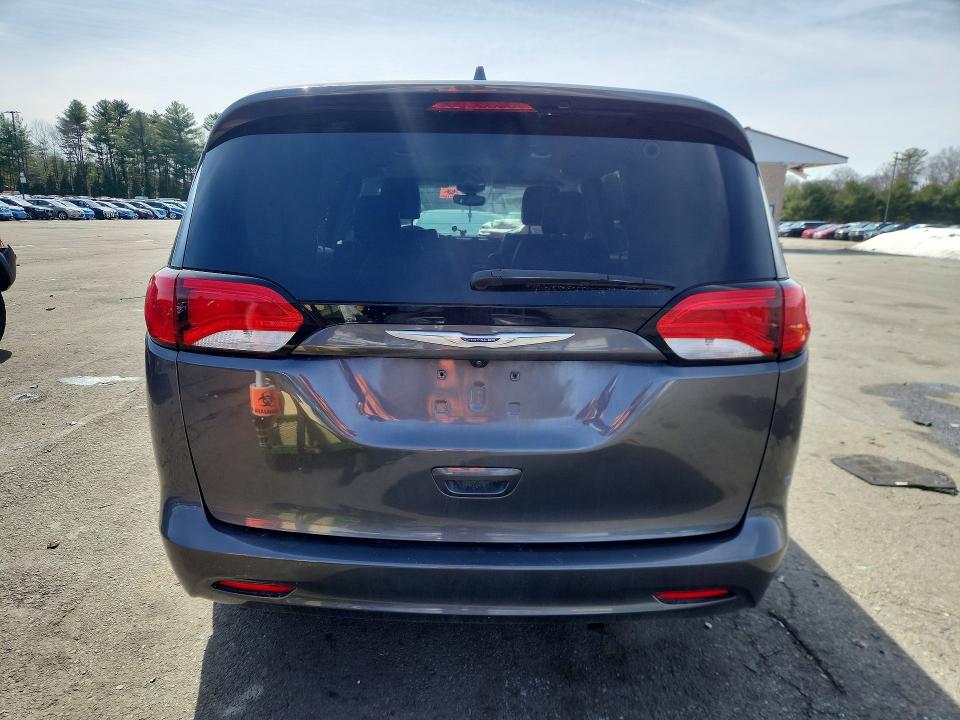 2020 Chrysler Voyager მანქანა იყიდება აუქციონზე, vin: 2C4RC1DG2LR261118, აუქციონის ნომერი: 45605716