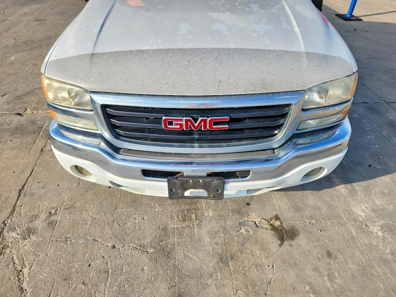 Продажа на аукционе авто 2005 Gmc New Sierra, vin: 2GTEC19V451177969, номер лота: 45627636