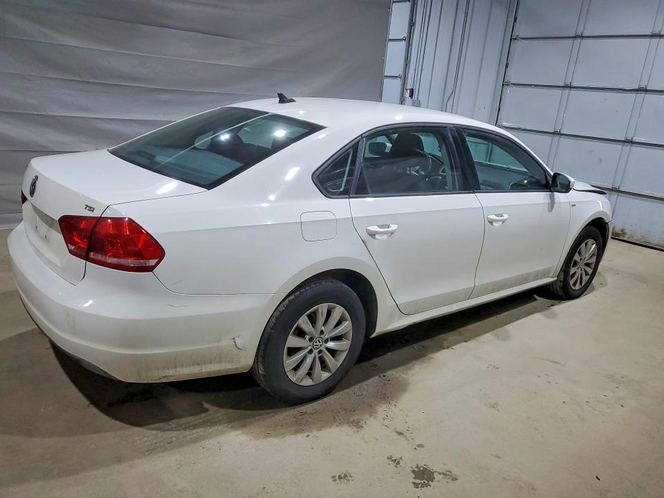 2015 Volkswagen Passat მანქანა იყიდება აუქციონზე, vin: 1VWAT7A31FC081012, აუქციონის ნომერი: 46720156