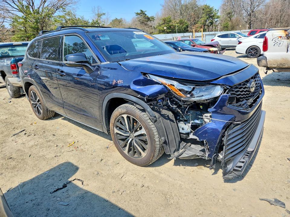 46891846 :رقم المزاد ، 5TDLZRBH3NS242845 vin ، 2022 Toyota Highlander مزاد بيع