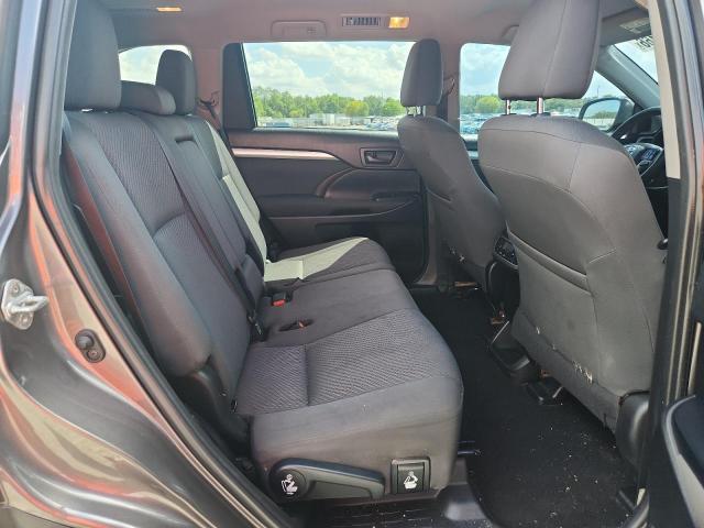 48172166 :رقم المزاد ، 5TDZZRFH2KS296007 vin ، 2019 Toyota Highlander مزاد بيع