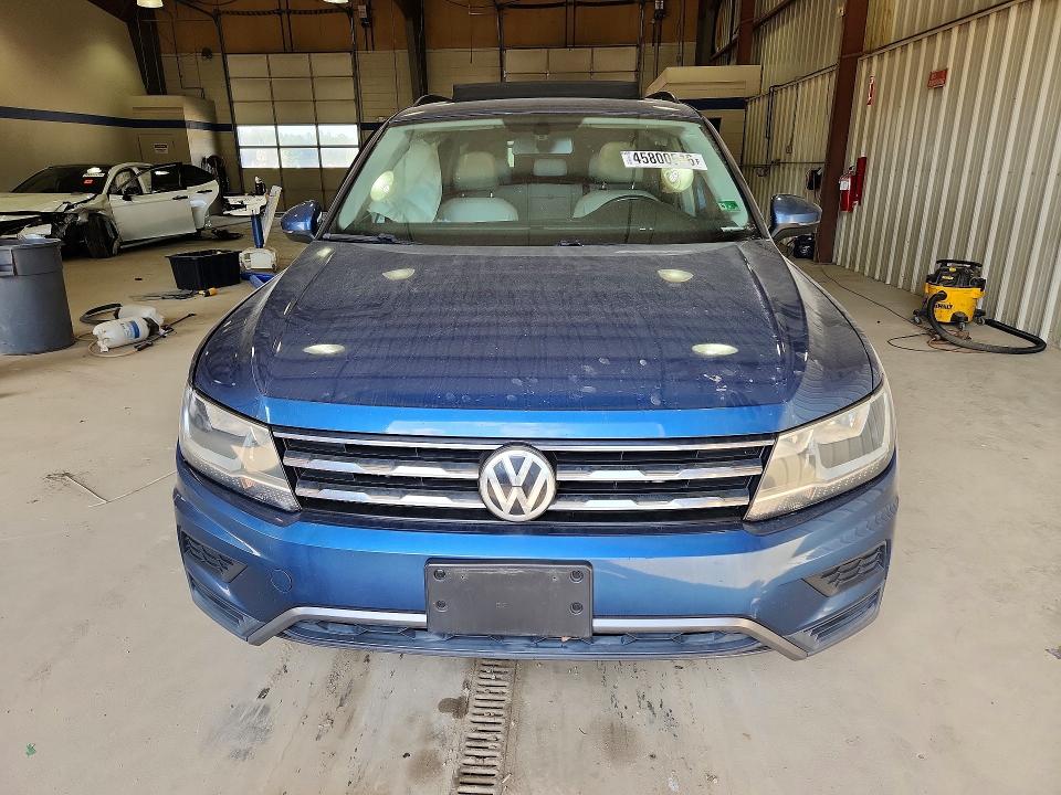 45800546 :رقم المزاد ، 3VV2B7AX5JM170085 vin ، 2018 Volkswagen Tiguan مزاد بيع