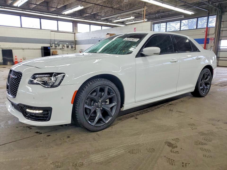 Продажа на аукционе авто 2023 Chrysler 300, vin: 2C3CCABT0PH628362, номер лота: 45659246