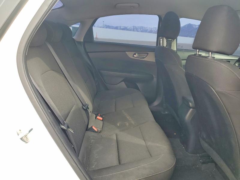 2019 Kia Forte მანქანა იყიდება აუქციონზე, vin: 3KPF24AD3KE089313, აუქციონის ნომერი: 42006436