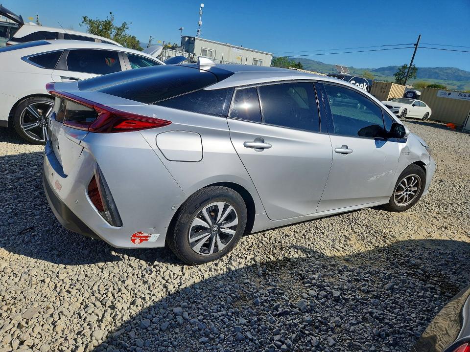 2017 Toyota Prius Prime მანქანა იყიდება აუქციონზე, vin: JTDKARFPXH3007708, აუქციონის ნომერი: 45890096