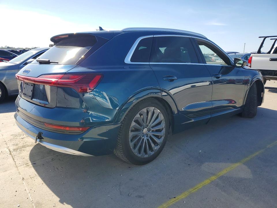 46029156 :رقم المزاد ، WA1VAAGE5KB012480 vin ، 2019 Audi E-tron مزاد بيع