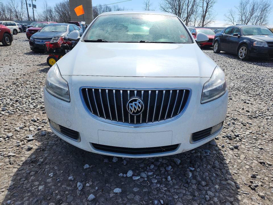 46493586 :رقم المزاد ، W04GR5EC6B1012634 vin ، 2011 Buick Regal مزاد بيع