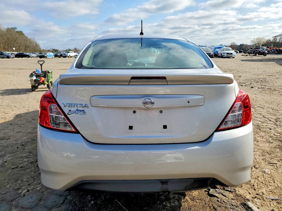 Продаж на аукціоні авто 2018 Nissan Versa, vin: 3N1CN7AP5JL832511, номер лоту: 79801395