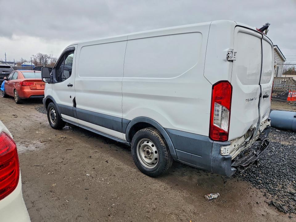 41622206 :رقم المزاد ، 1FTNE1ZM1FKA96320 vin ، 2015 Ford Transit مزاد بيع
