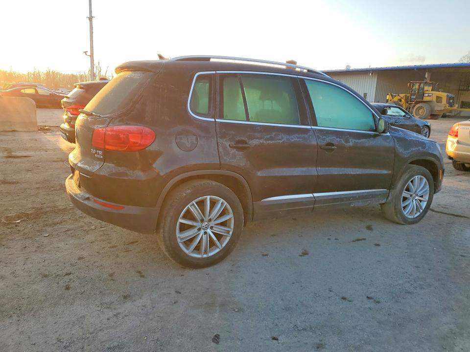 2013 Volkswagen Tiguan მანქანა იყიდება აუქციონზე, vin: WVGBV3AX9DW083952, აუქციონის ნომერი: 46897036