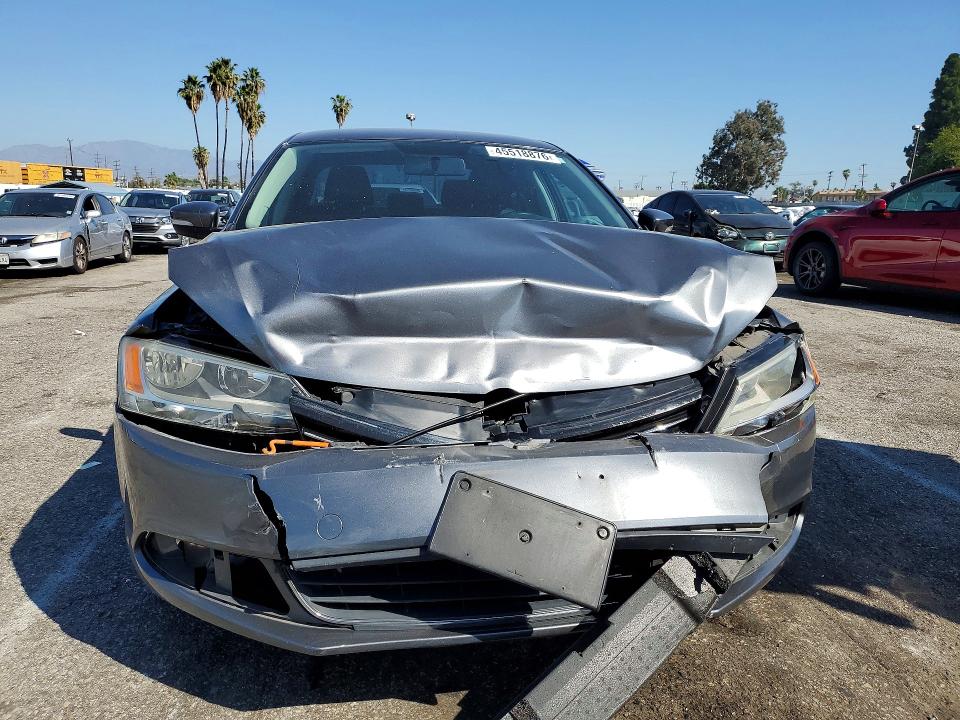 45518876 :رقم المزاد ، 3VWD17AJ7EM425232 vin ، 2014 Volkswagen Jetta مزاد بيع