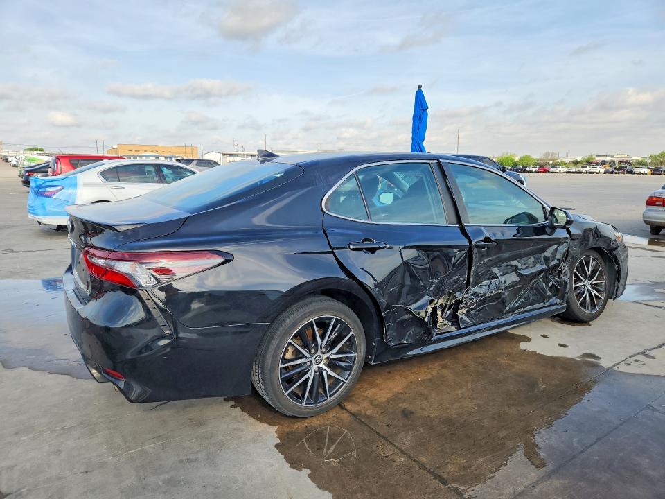 2021 Toyota Camry მანქანა იყიდება აუქციონზე, vin: 4T1G11AK0MU530366, აუქციონის ნომერი: 47572806