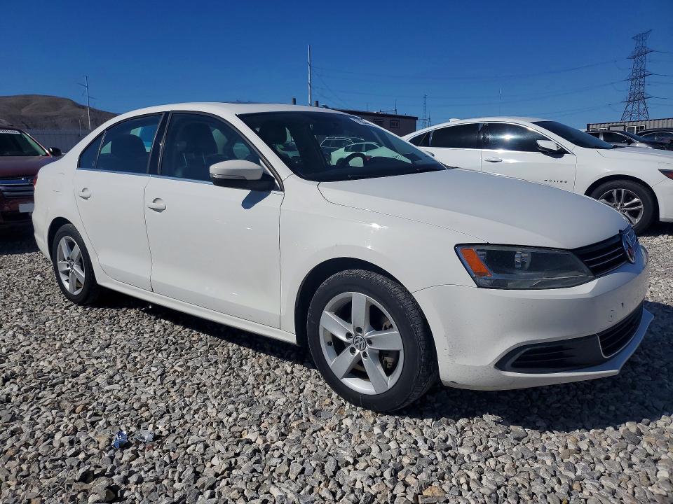 2014 Volkswagen Jetta მანქანა იყიდება აუქციონზე, vin: 3VWLL7AJ9EM372734, აუქციონის ნომერი: 79844685