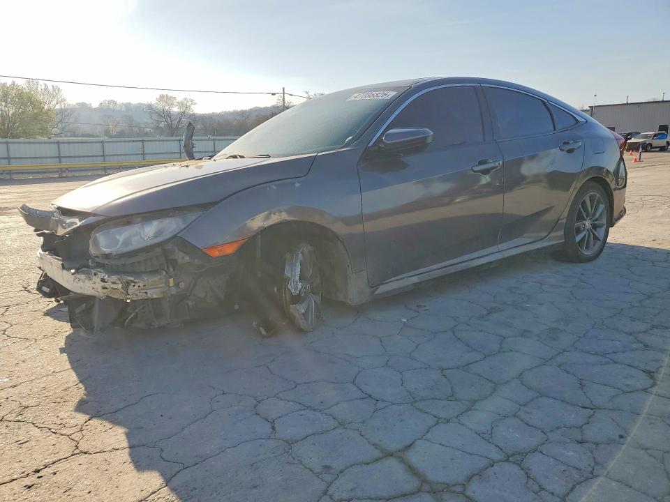 47086826 :رقم المزاد ، 2HGFC2F8XJH576364 vin ، 2018 Honda Civic مزاد بيع