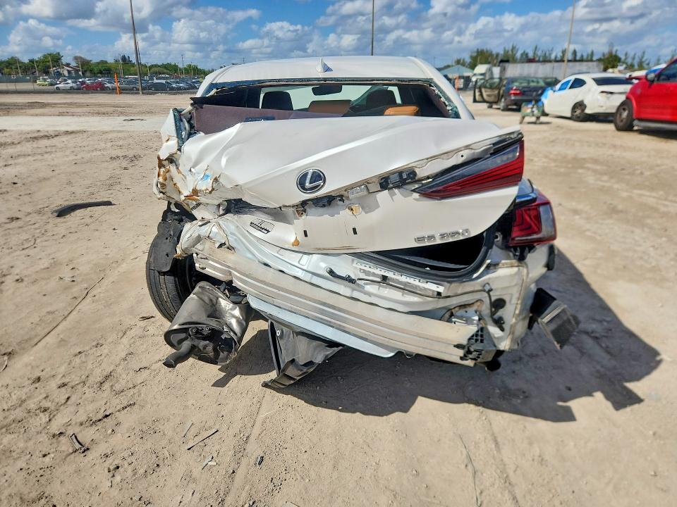 46892386 :رقم المزاد ، 58ACZ1B15MU096922 vin ، 2021 Lexus Es 350 مزاد بيع