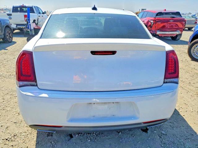 Продажа на аукционе авто 2017 Chrysler 300, vin: 2C3CCABG1HH577961, номер лота: 47959016