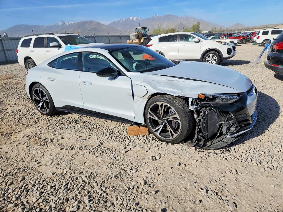 47567186 :رقم المزاد ، WAUCJBFW7R7002041 vin ، 2024 Audi E-tron Gt مزاد بيع