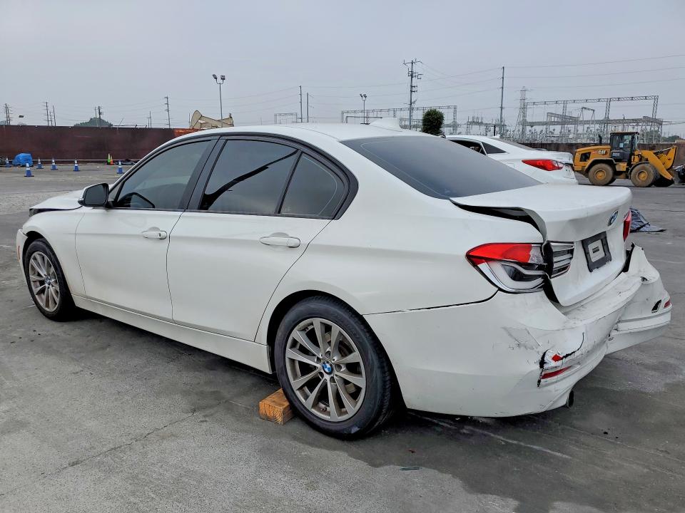 Продаж на аукціоні авто 2016 Bmw 320, vin: WBA8E1G50GNT38018, номер лоту: 46956906