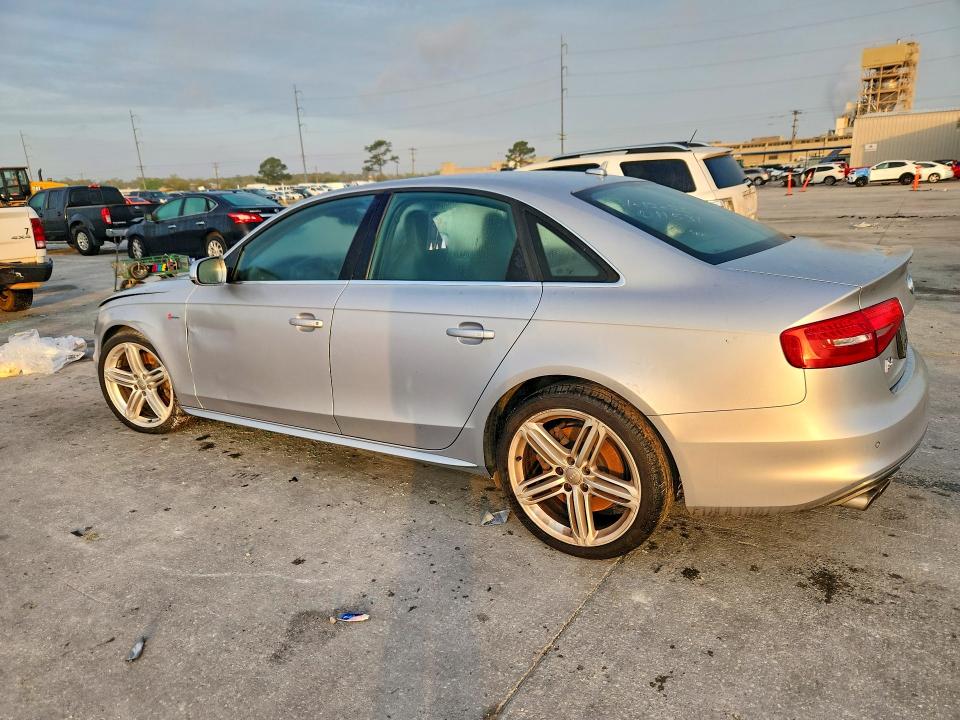41781726 :رقم المزاد ، WAUBGAFL2FA011531 vin ، 2015 Audi S4 مزاد بيع